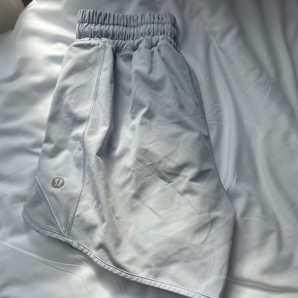 Lululemon Hotty Hot Low rise lined shorts “4